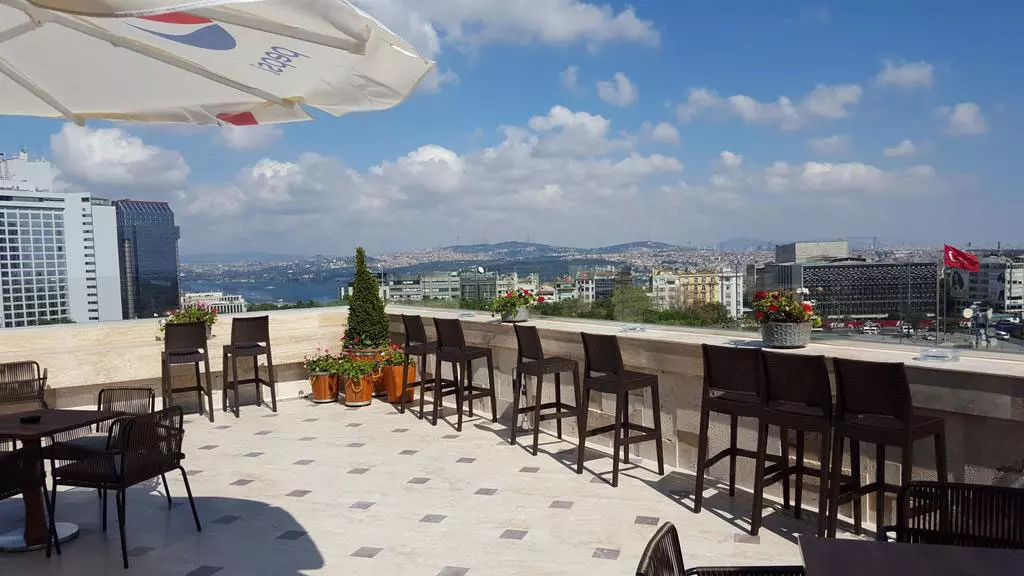 هتل تکسیم گونن در شهر استانبل